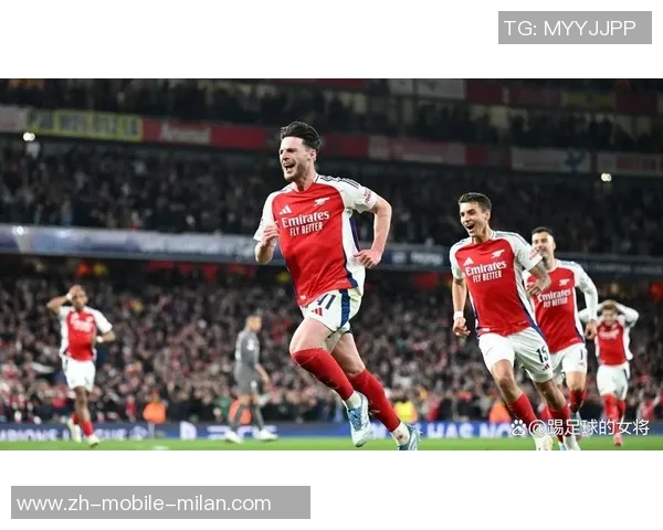 阿森纳前场定位球险情加布里埃尔头球击中横梁赖斯补射被挡