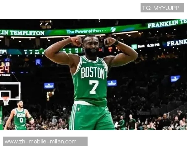 杰伦布朗半场火力全开15投10中狂砍24分3篮板3助攻展现超强实力